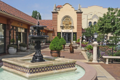 COURT OF PENGUINS FOUNTAIN