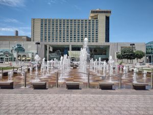 Crown Center fountain facing Crown Center mall and hotel